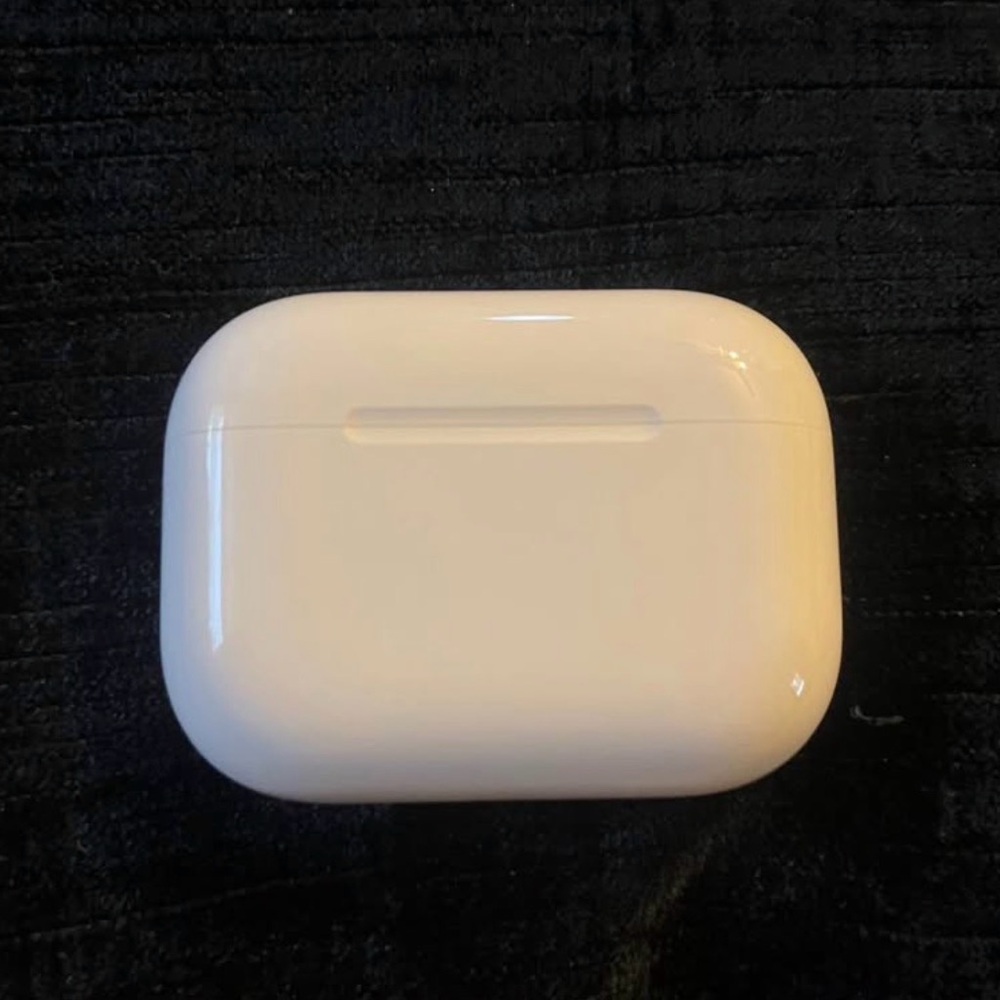 White Wireless Earbuds Charging Case